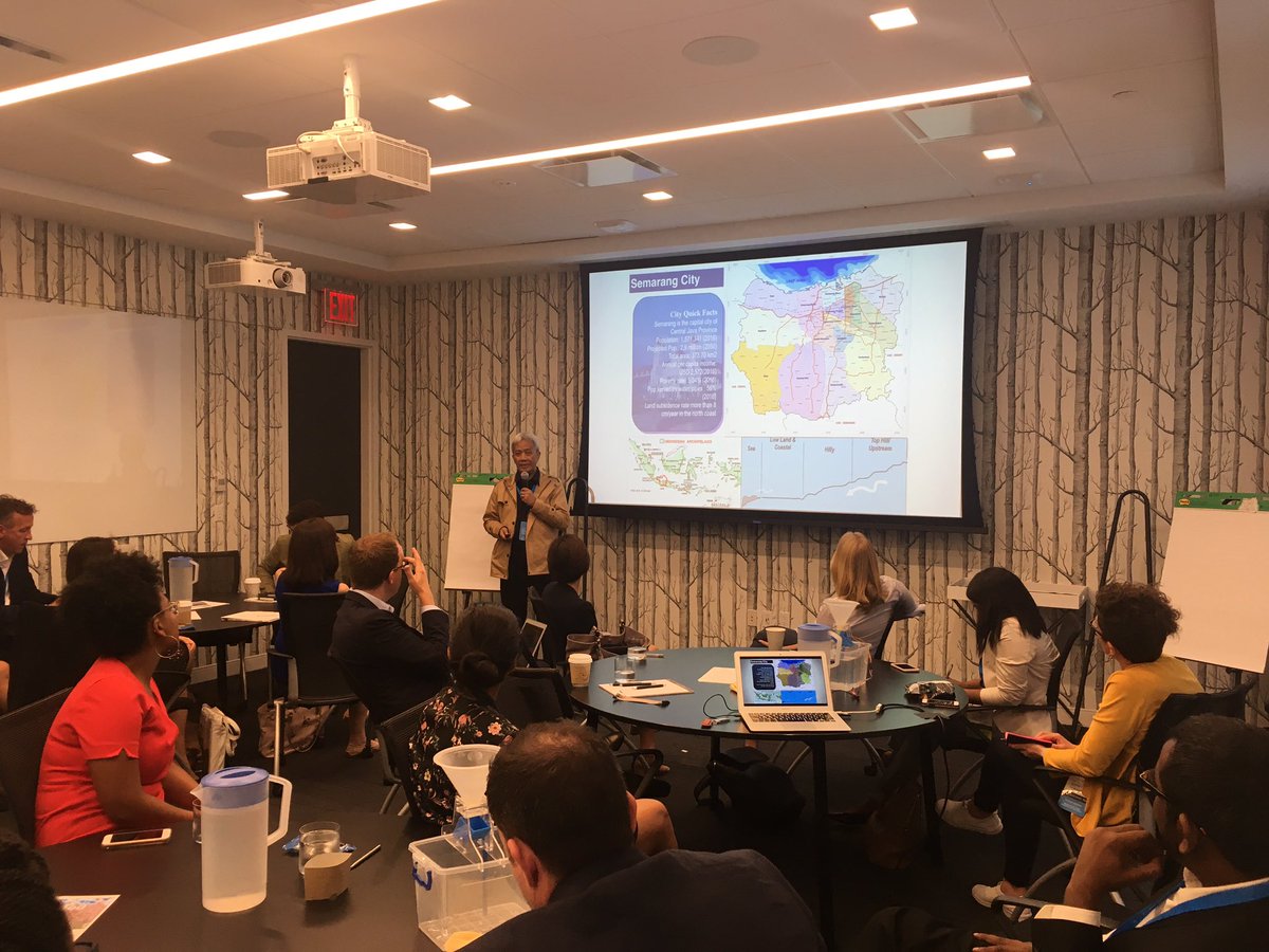 CRO Bapak Purnomo talking about <a href="/ResilientSMG/">Semarang Tangguh</a> and flooding in the Stakeholder Engagement session #100RCSummit