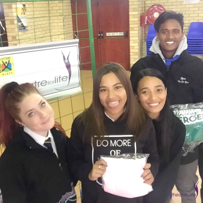 areppTfL's tweet photo. Peeps at Fairmount Secondary School yesterday! 😎  

#youngheroes #theatre #lifeskills #AppliedTheatre #arepp 
https://t.co/fGPrJWgD5T https://t.co/cExUWRGAe6
