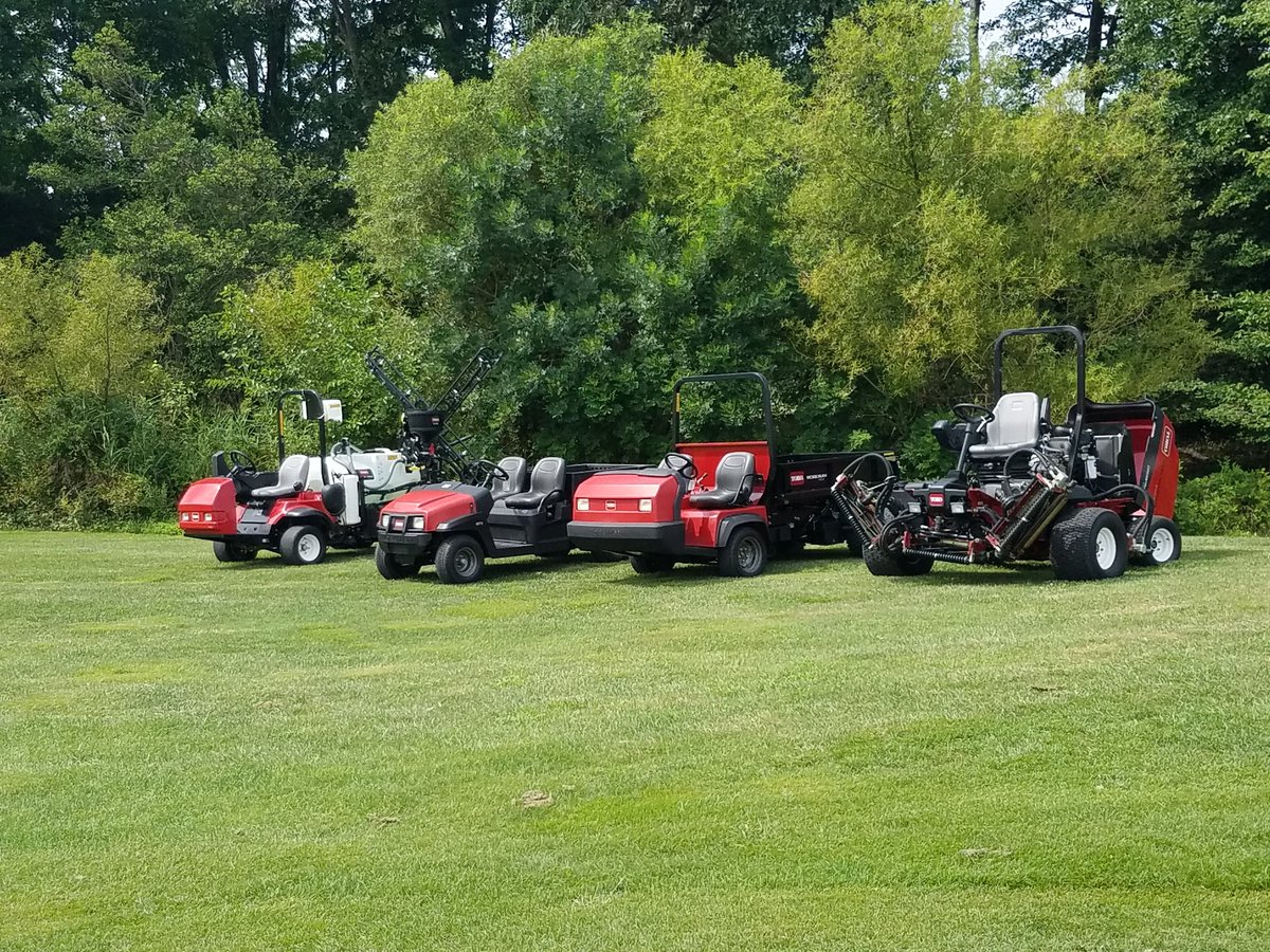 huey_mike's tweet photo. Jim Nedin, @MDupcak, @mikeyelenosky and I working with @RGGCTurf &amp; BCG Supers today on sprayers, irrigation and @ToroGolf equipment updates https://t.co/9eyY2HNMpD