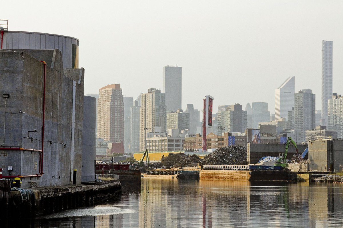 ohny's tweet photo. Join us for a #GettingToZeroNYC tour up @NewtownCreek on 8/16! 7pm boat is sold out, but there's room on the 5pm! https://t.co/Mr1pBKUudt https://t.co/5CedX6PeSu