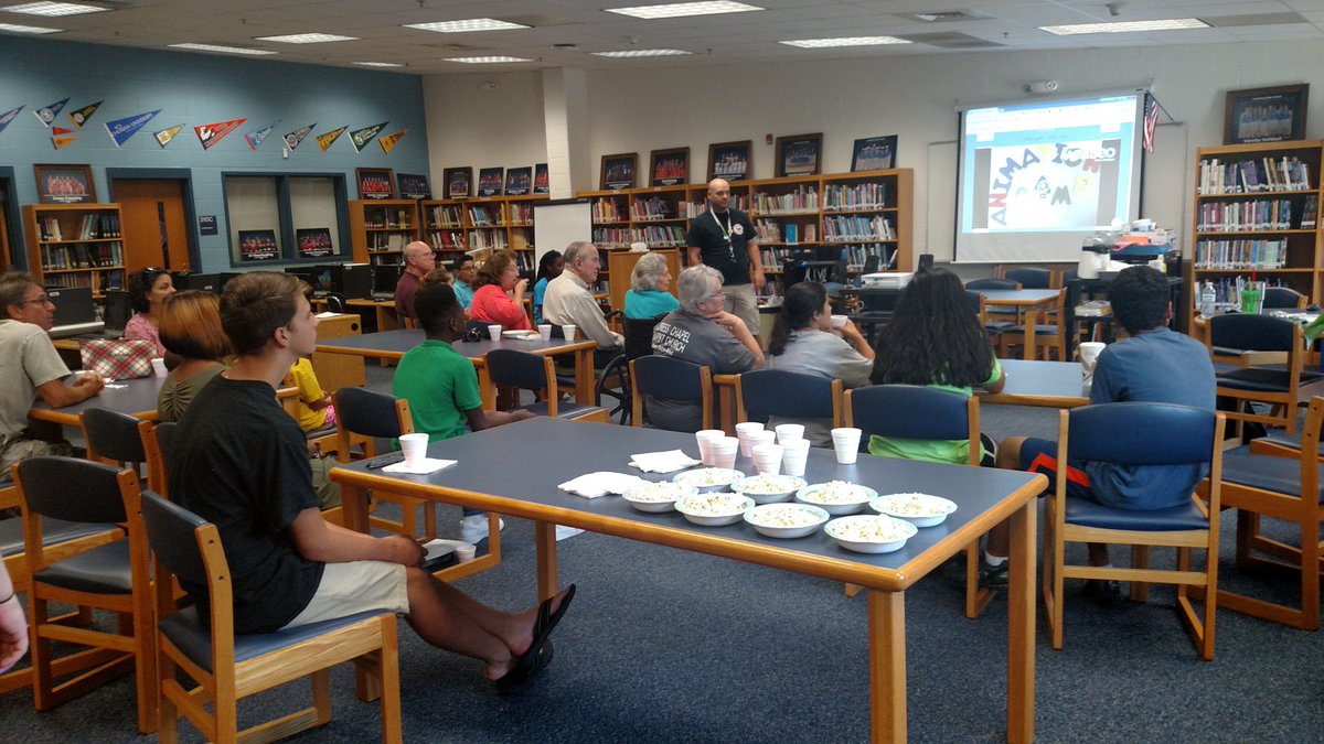 TechSavRichards's tweet photo. Parent Showcase to conclude the Animation Camp! Thank you for a wonderful week! @SondraAyscueFCS @mrchuckelliott @KMeyering #FCSTechCamp https://t.co/41521cYXHC