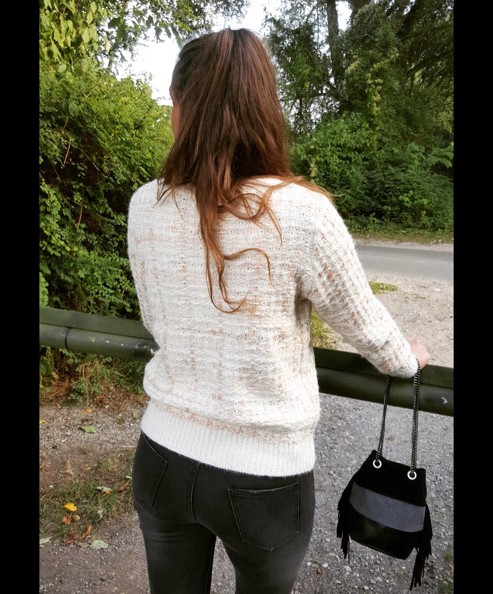 Vertigineuse_fr's tweet photo. Le pull rose poudré en promo 💝
Reste uniquement 2M et 2L !
https://t.co/ZoopMmmRT5
Foncez les girls🙋🏽 #pull #Promo #solde #mode2017 #bonplan https://t.co/S4eEPF00ft