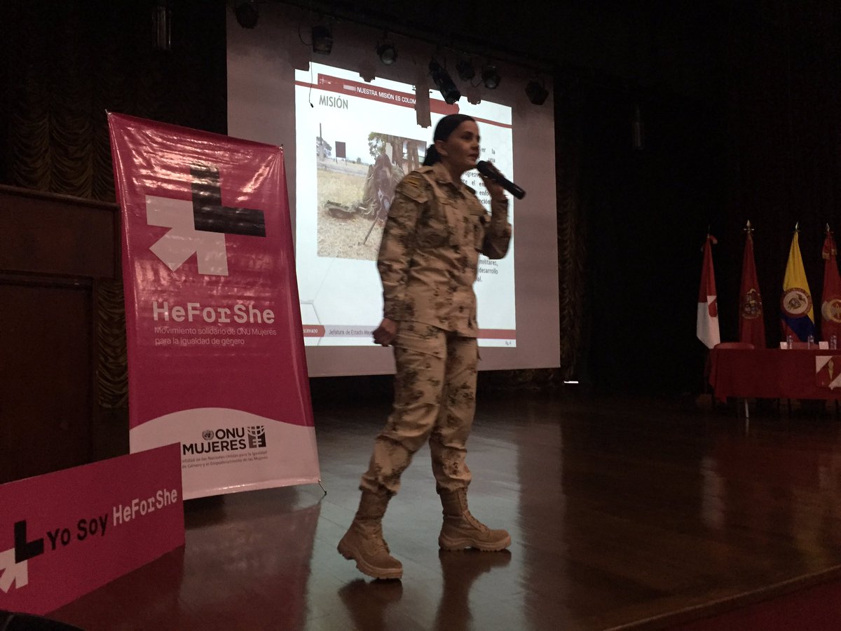 ONUMujeresCol's tweet photo. La Oficina de Género de @COL_EJERCITO presenta campaña #HeForShe en curso de Comando @CEMILEJC @HeForSheLAC https://t.co/HiMz84oklI