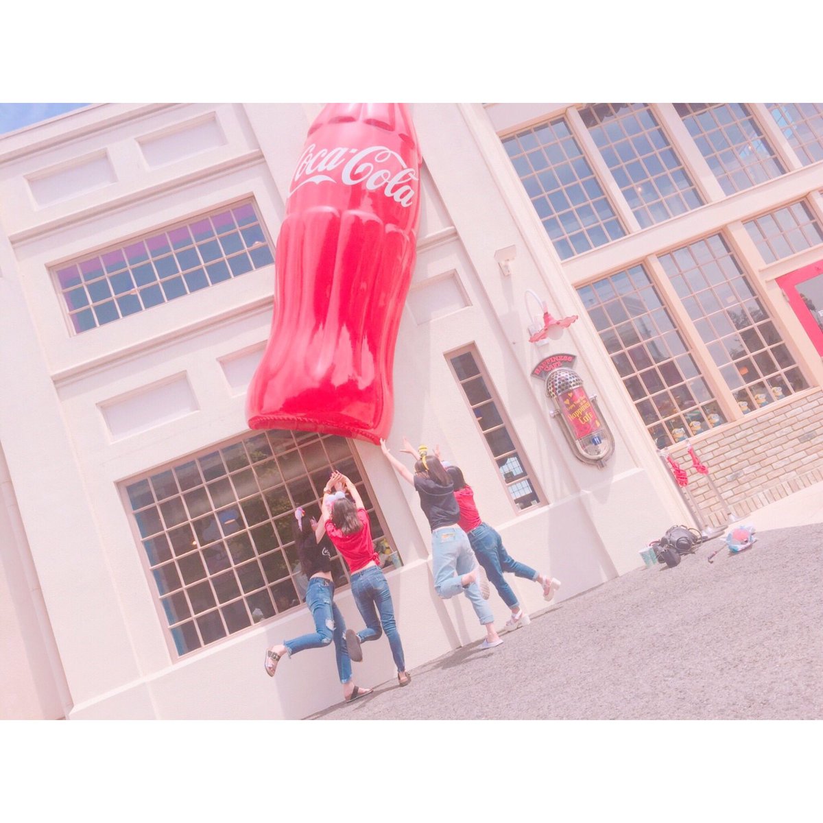 kmf2_yuu's tweet photo. USJの旅🌎💗❤️💛
写真見返すだけでシアワセだな〜〜🤤💭
ミニオンパーク可愛すぎた
夜はみんなで一つのベッドに集まって動画撮ったり仲良すぎん？？😂♡
楽しかったすき！！！！🤙 https://t.co/H9F8lWUcKu
