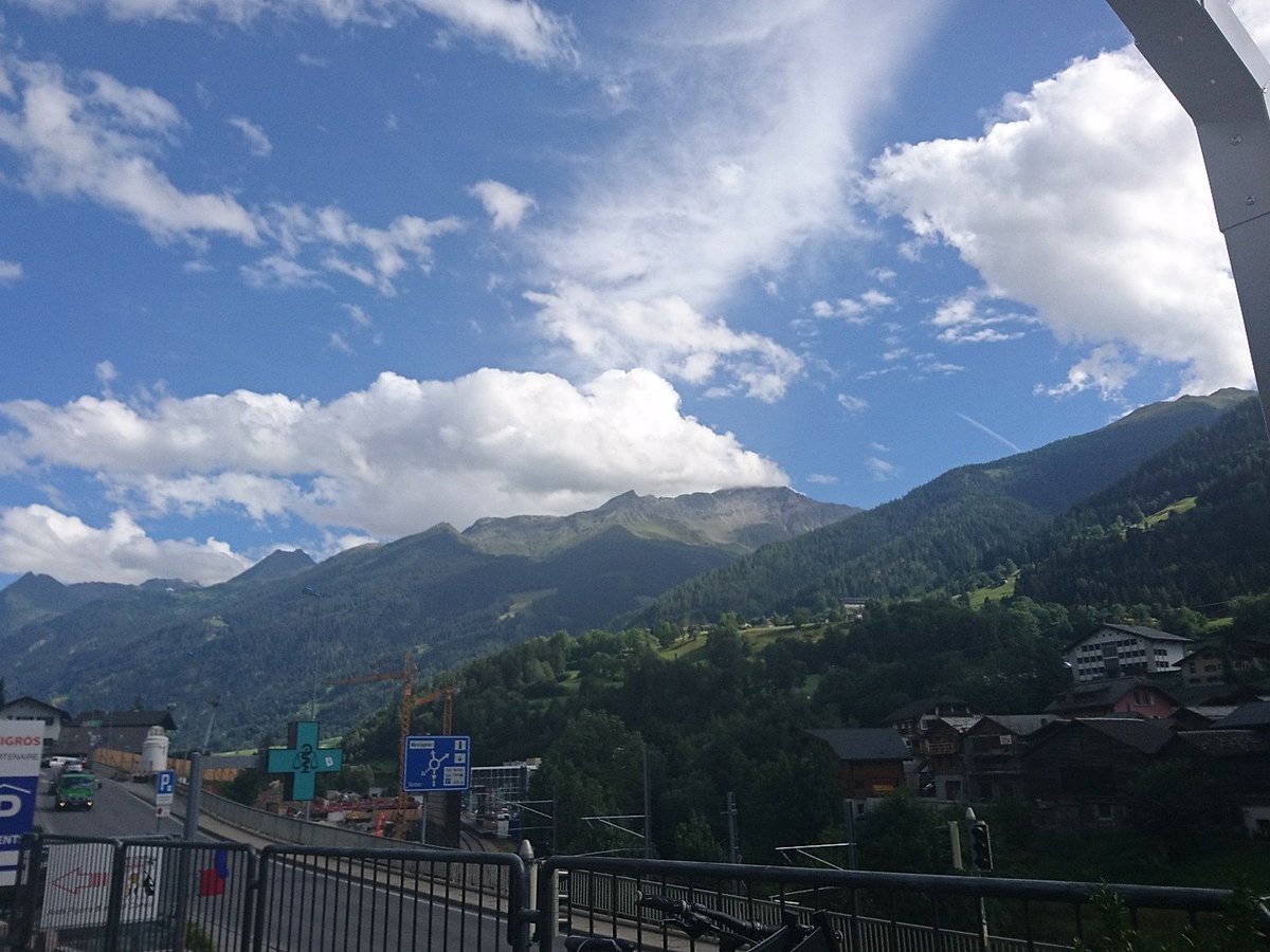 Ninaibaren's tweet photo. I Le Chable, rett under Verbier. Nydelig dag! #lechable #verbier https://t.co/cqvXjVjDP0