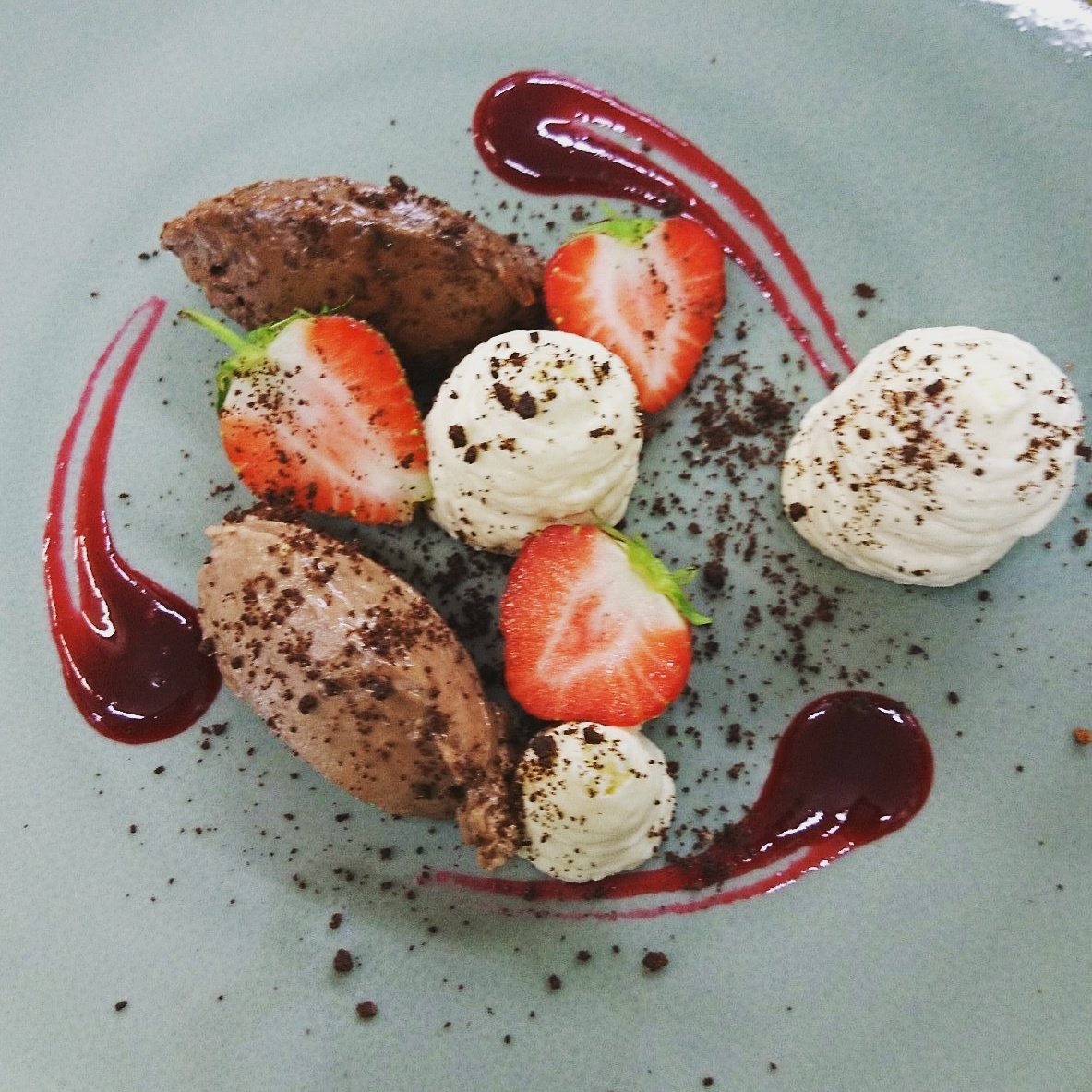 LoopyShrew's tweet photo. Forever dreaming of chocolate 😍 #chefsspecials #loopyloves https://t.co/ChkcHr2OKZ
