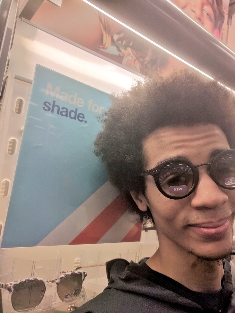 femmeteau's tweet photo. @Kuzari_S I know you told me not to post any of these but I'm sorry, this one is too good #madeforshade https://t.co/saq31qFuw4