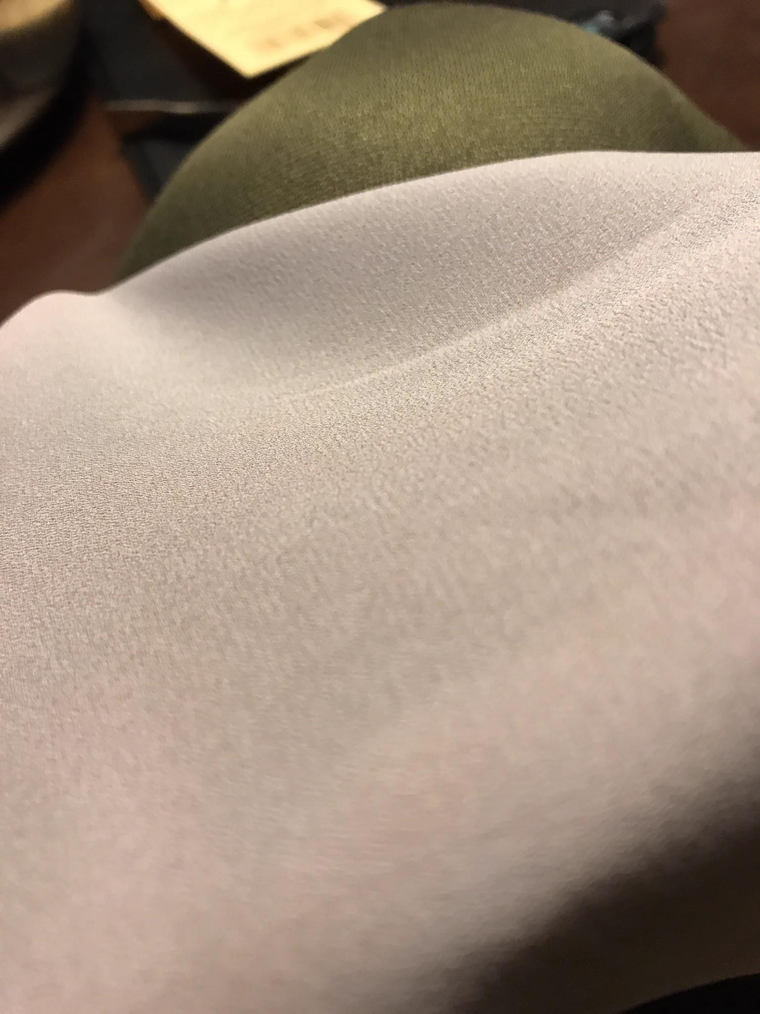 これ欲しい！飼い猫に服を引っ張られてもすぐに補修できるアイテムがやばい！