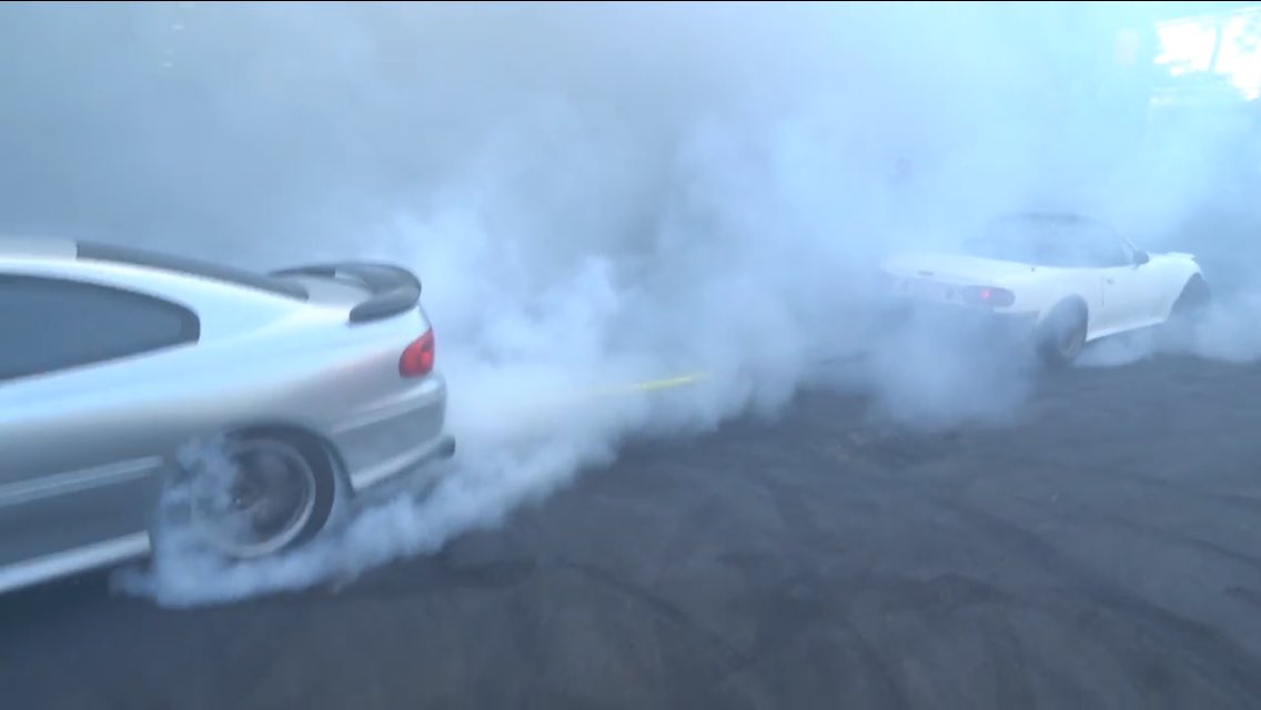 TheHoonigans's tweet photo. GTO vs Miata Tug of War >>> DT EP 082 >>> https://t.co/AXOjgF4Ml5 #Hoonigan #DailyTransmission @apexer #apexer https://t.co/ZzokZY8Q7j