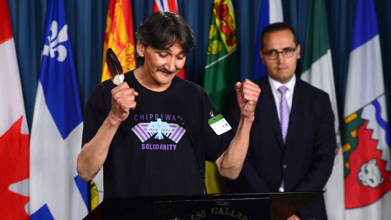 HarshaWalia's tweet photo. Jerry Natanine, #ClydeRiver Inuit, in solidarity w/ Chippewas of the Thames #COTTFN. Supreme Court of Canada can't divide Indigenous peoples https://t.co/BBqNnDu1JT