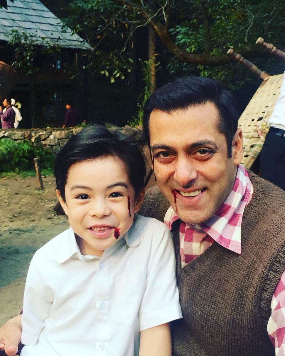 SalluLicious's tweet photo. ★ CUTIES … #SalmanKhan with #Matin on location of #TubeLight https://t.co/HWlLSoIcuu
Via :Matin 
#SKF https://t.co/B0gPOxyaPH