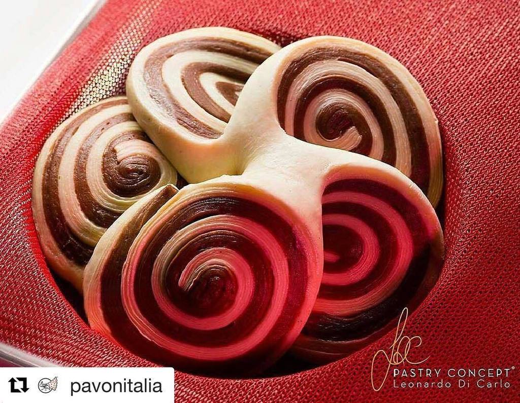 BakeLikeAPro's tweet photo. #Repost @pavonitalia (@get_repost) @bakelikeapro ・・・
Realizzata con il nuovo #FORMASIL #madeinpavoni by @pastrycon… https://t.co/UoEb3W0ZoE https://t.co/zEEOHVwN2p
