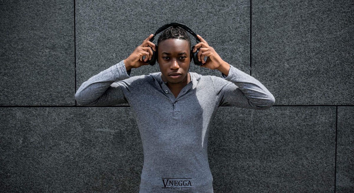 OffcialVNegga's tweet photo. New picture for my niggas Dj Gucci
Copyright : @OffcialVNegga 
Casque : @beatsbydre 
#london #dj #photographer #Nantes #picture https://t.co/6Z1Ym3pvP8