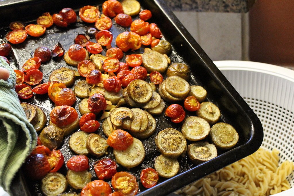 BrenHaas's tweet photo. Here is a tasty reason to grow small tomatoes and zucchini - so yummy roasted and tossed in with pasta for a comforting meal! #recipe #gardenchat #gardening https://t.co/UXnOtZD09A