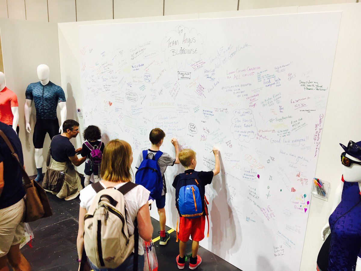 WRG_inizio's tweet photo. Looking rather busy @EvansCycles message wall with #goodluck notes for #PrudentialRideLondon #enjoytheride #fillingupquick #nowhitespace https://t.co/vWcAXfzZtB