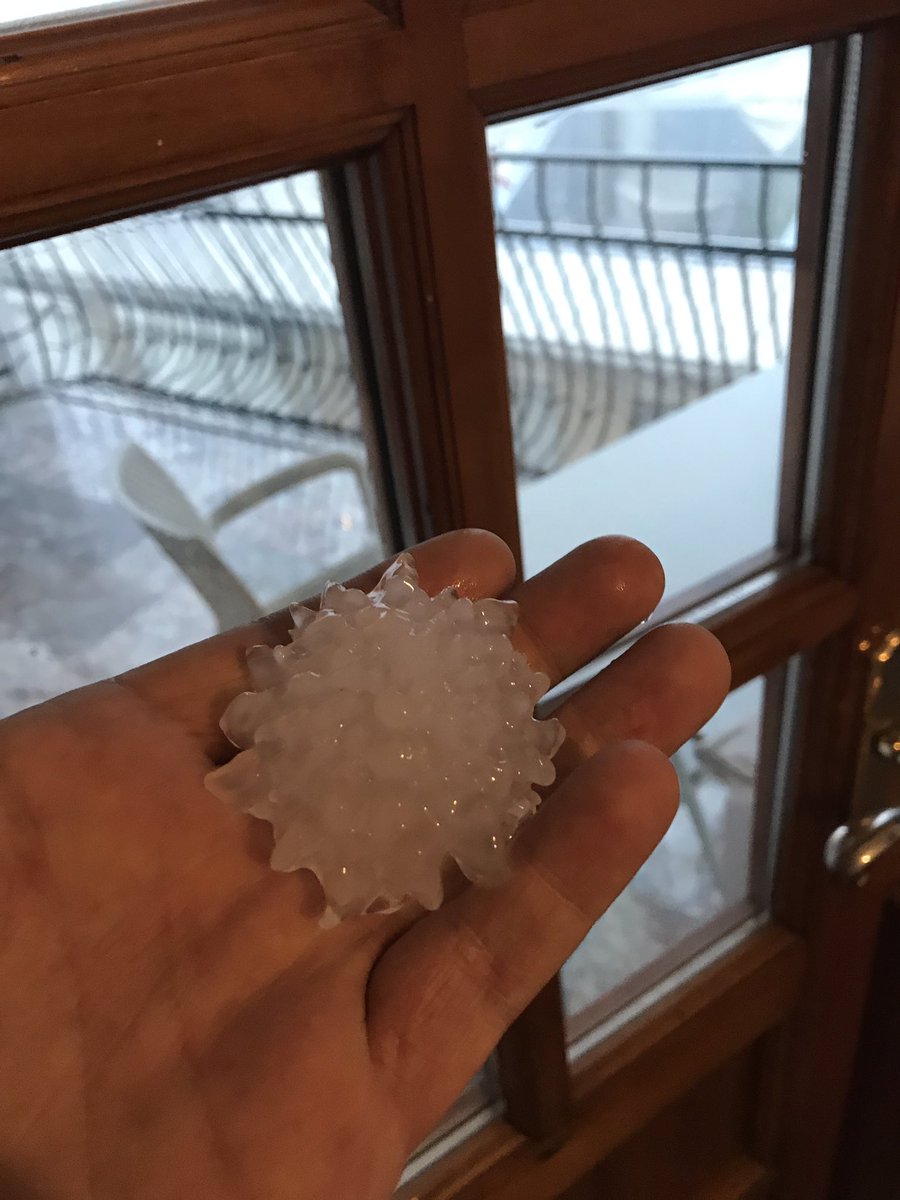 üsküdar. dolu büyüklüğü