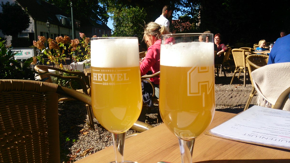 Na een dagje lekker ploeteren door @NP_UtrHeuvelrug ook toe aan een lekkere #ZON of #Helena? Bij Bistro Jan <a href="/deKrakeling/">Kees van de Grift</a> kan dat nu ook.