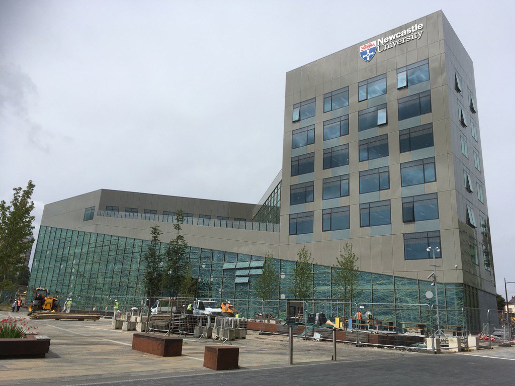 NclFitz's tweet image. The hoardings are coming down! First complete view, at just over a week to moving in. @computingncl @bandkUSB
