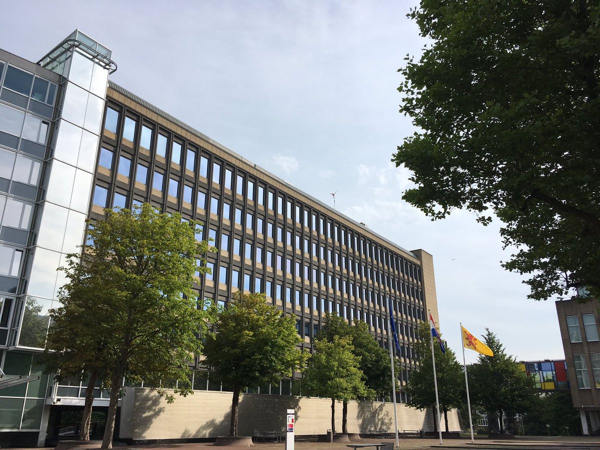 MarcoSteek's tweet photo. @HSchouffoer Bij de prov. @zuid_holland in @GemeenteDenHaag na anderhalf jaar welstand-discussie eindelijk vergunning! Er komen er nog 4 naast! https://t.co/kzFEaa1orP