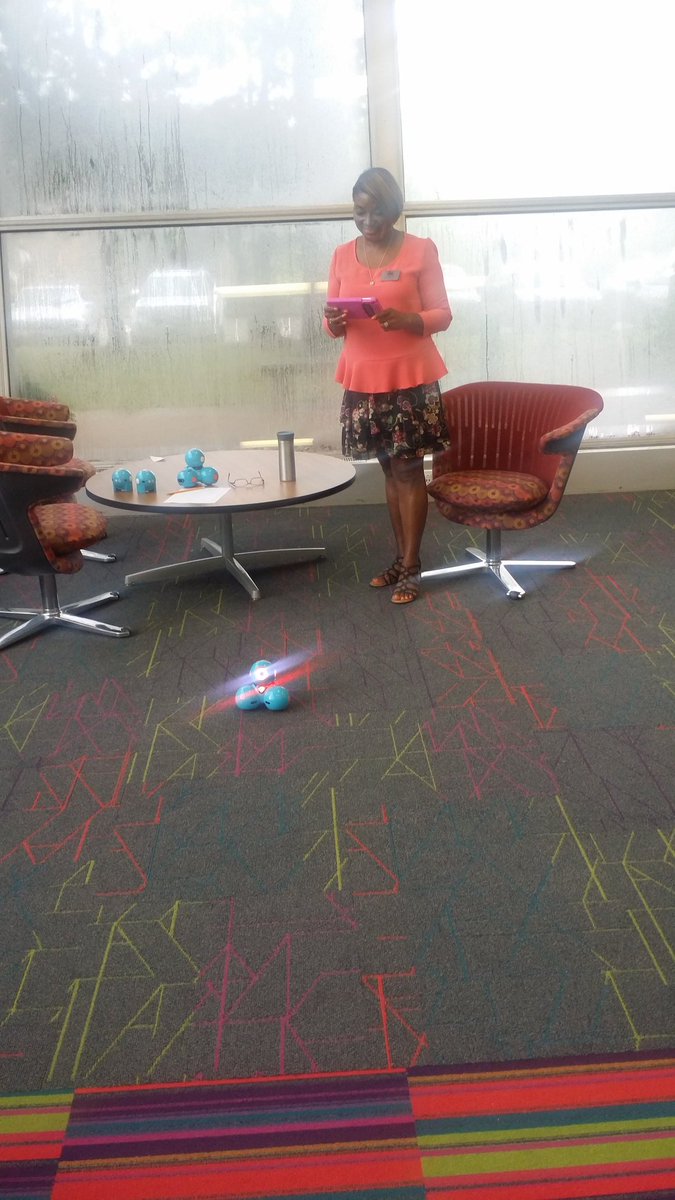 patpyjohnson's tweet photo. Coding is fun stuff!#edplus/edcollabitat https://t.co/KHzcLMMOM0