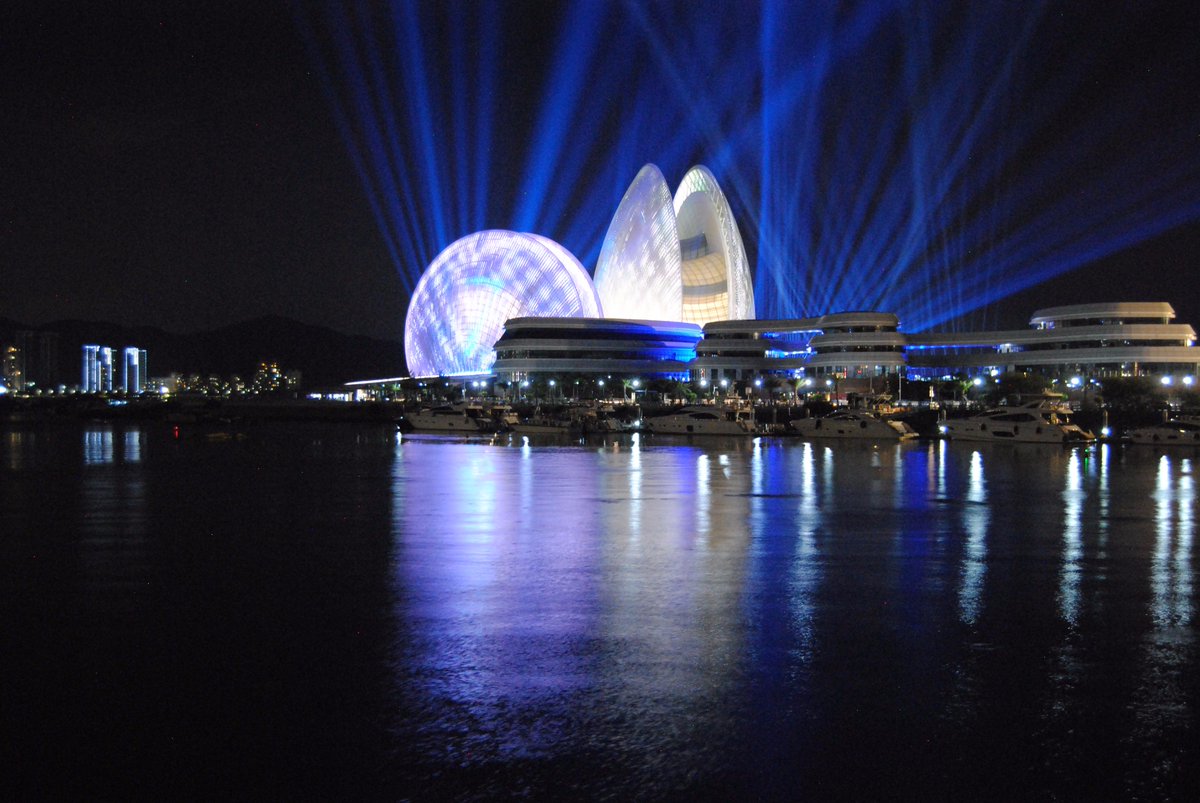 zero0signal's tweet image. Molto suggestiva la location dell&apos;evento di #MeizuPro7 e #MeizuPro7Plus | Zhuhai Opera goo.gl/KMcePb @HDblog @MEIZU