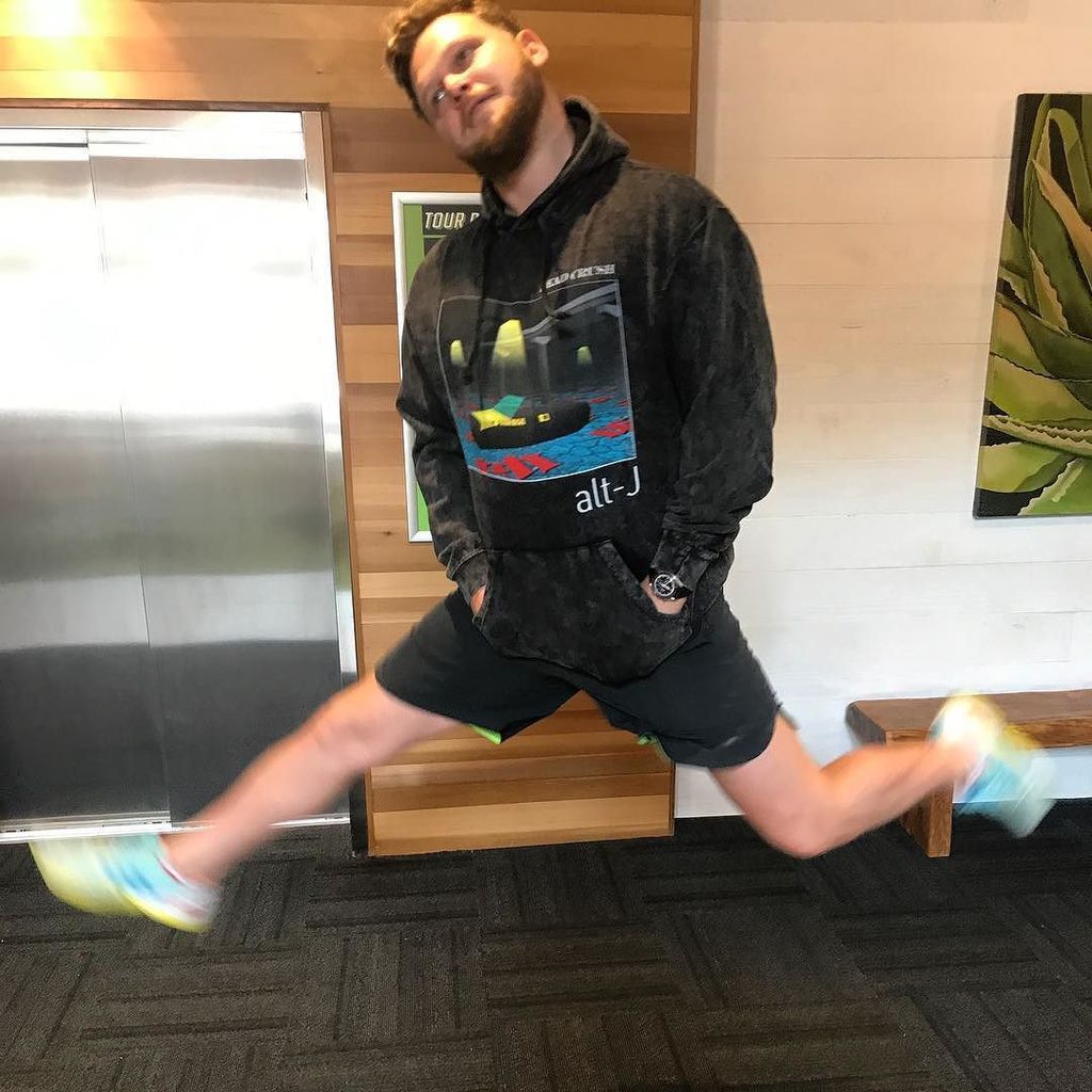 Δ (alt-J) on Twitter: Sick new hoodies on the merch stand from tonight 🤘  https://t.co/9Onkuvfvbp https://t.co/HZjE2LxK6P / Twitter