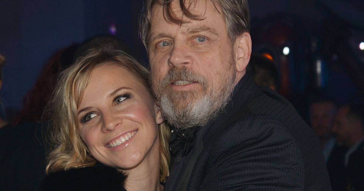 MarkHamill's tweet photo. SHOUT OUT to Chelsea Elizabeth for helping &amp; supporting me in everything I do!(&amp; for being my 1 &amp; only favorite daughter) Love you madly-dad https://t.co/NbesF51Svt