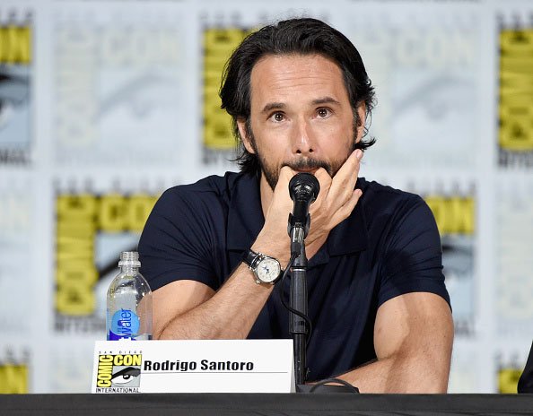 guardianesweb's tweet photo. Rodrigo Santoro lució un Montblanc Star Quantième Complet en la #comicon2017 de San Diego @montblanc_world https://t.co/AK62uYKmEb