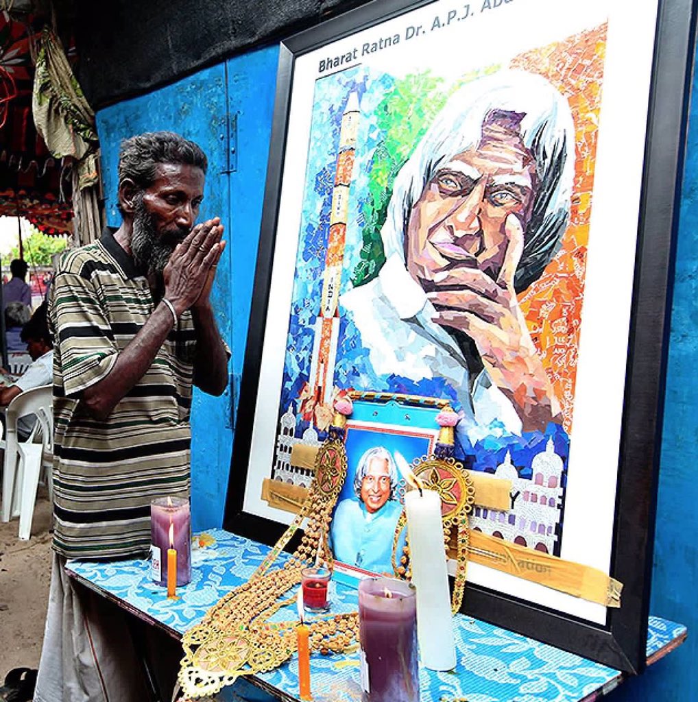 vasuyou's tweet photo. Tribute to Dr. #APJAbdulKalam on his death anniv. A #CommonMan,
#MissileMan, #BharatRatna, #PeoplesPresident, #StudentsIcon https://t.co/nEYlQE4HRq