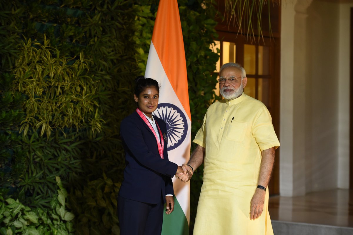 narendramodi's tweet photo. Delighted to meet the proud skipper of a proud team, @M_Raj03. Congratulated her for her leadership and her game. https://t.co/qIQlOjPmHu