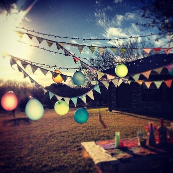 EmeraldEventsBC's tweet photo. #Throwback #ThrowbackThursday #EventPlanner #eventplanning #decoration #decor #backyard  Let us help break your event in the Modern Age! https://t.co/CWGgqtQGtT