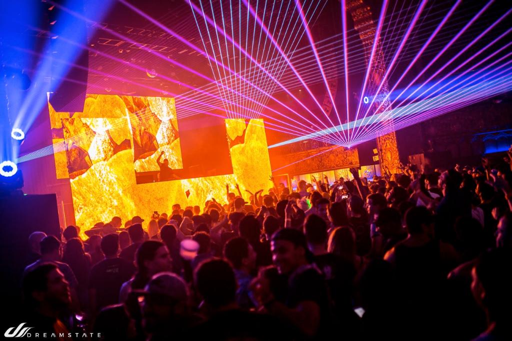 DreamstateUSA's tweet photo. Good times at #DreamstatePresents #OpenUp LA! ✨

Full Recap Gallery: https://t.co/NCAbZX0PGJ https://t.co/9hUFBHPW1W