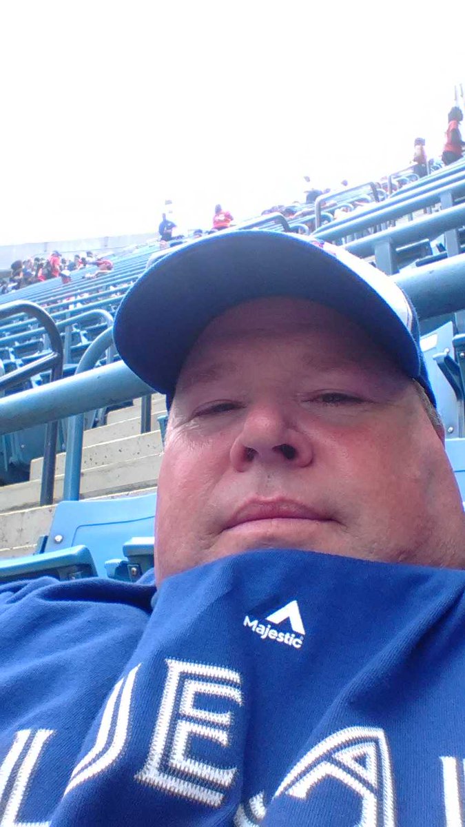 JeffSampson3's tweet photo. 2nd #BlueJays game in 2 days #TDINTHESIX #toofattofit section 516 row9 seat 101 https://t.co/Jpjrb307HG