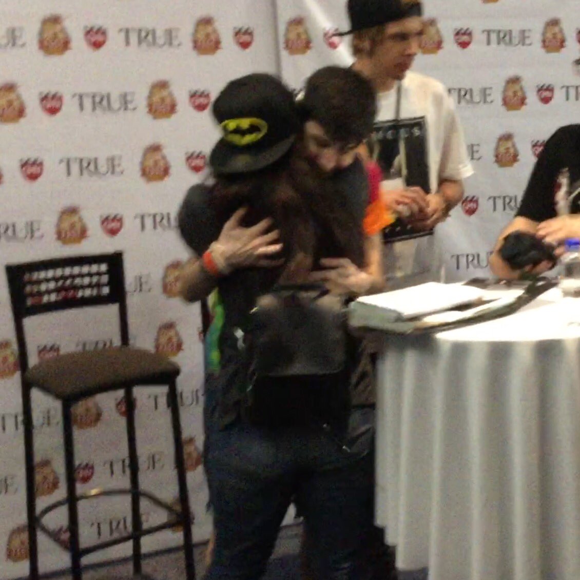 magicaleska's tweet photo. 11:11 Hug you again, and tell you everything I didn't say.... https://t.co/2i8bpezPQc