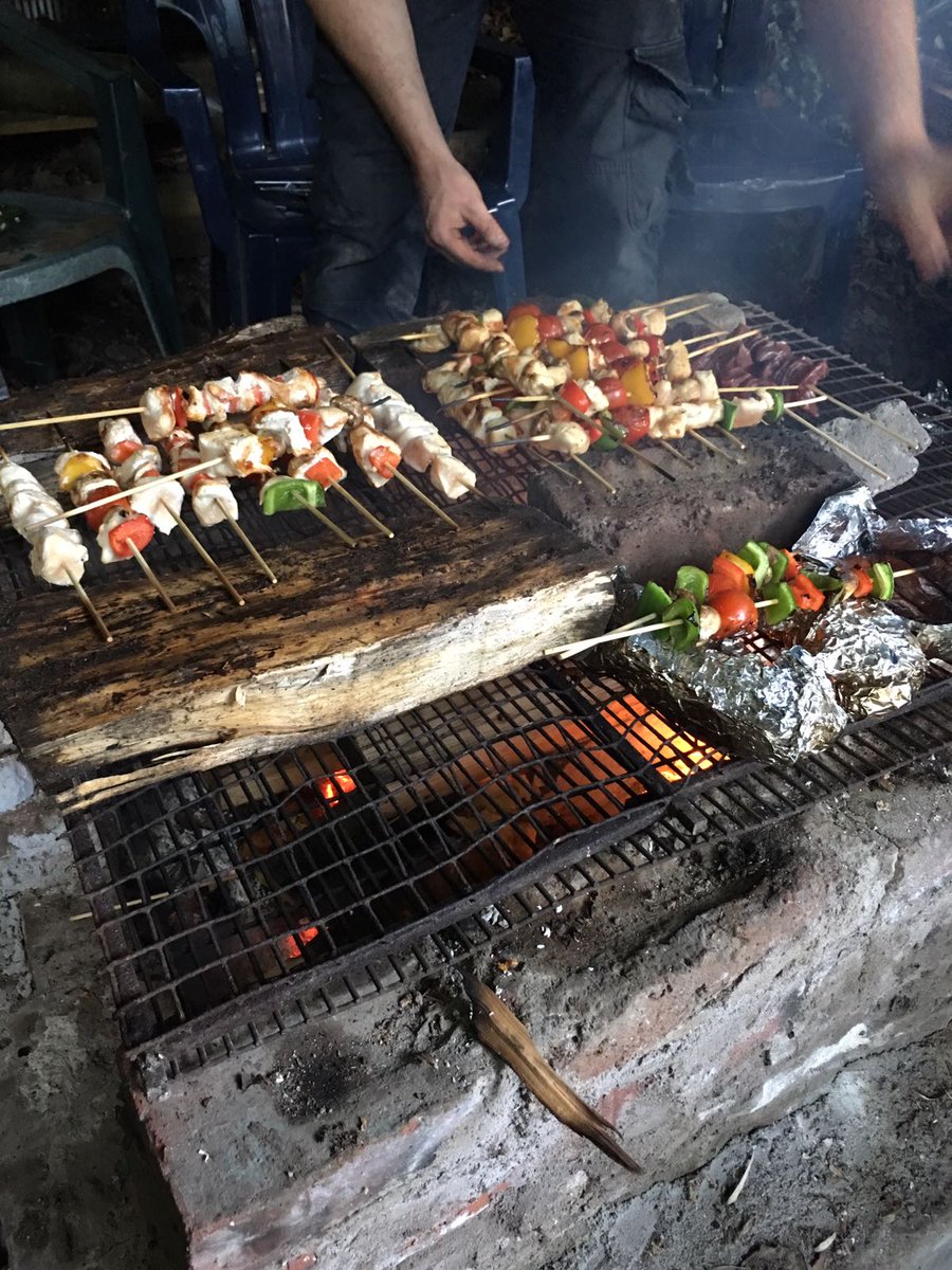 Sarah Evans tweet media