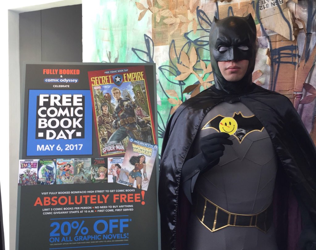 thetimzster's tweet photo. @JasonFabok @TomKingTK Thank you!!!:) This Cosplay shot was a couple months back for #FCBD2017 at @comicodyssey, but after scoring the book I shared for #TBT! https://t.co/aiFWGs8lzq
