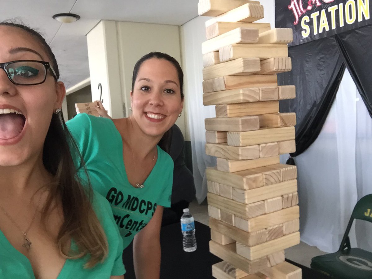 auburndale_elem's tweet photo. AbarcaAwesome ! ✨  @SynergyMDCPS  @MDCPSCentral  #Synergy2017 https://t.co/T0cJ9USPqD