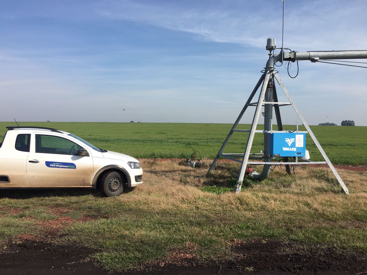PGGWrightson_UY's tweet photo. Inspeccionando equipos @ValleyPivots  para realizar mantenimiento preventivo pre zafra de #riego en Campana, Colonia #PGWWater https://t.co/mBugd1BEiH