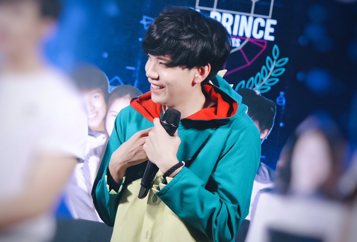 Bewvii__'s tweet photo. โดนน้องๆรุมเม้าาา~ 
#ทีเรกซ์ #Kachanontanun
#UPrinceHitForUHitForFans
@KachaNontanun https://t.co/GMslJafVJw
