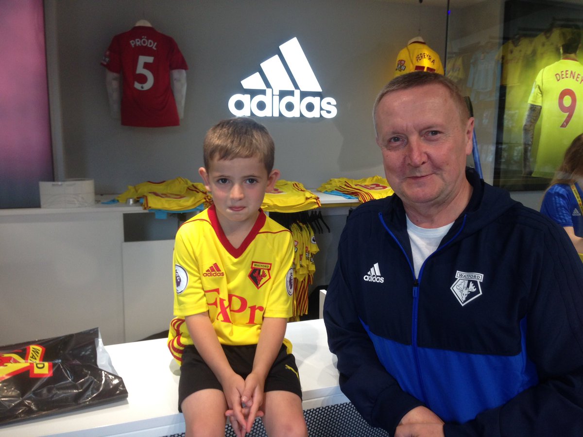 2000LEGS's tweet photo. #HarrytheHornet #WatfordFC thanks to Rachel in club shop and Paul hotshot Stallard and his team - one happy substitute in waiting #MaxMoore https://t.co/X7StShoZME