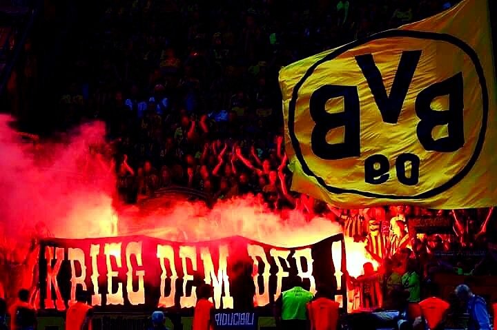 TUnity09's tweet image. Wir Vergessen nicht !! #fickdichdfb

#sgebvb #fussballmafiadfb
#ultrasdortmund #theunity #ultras