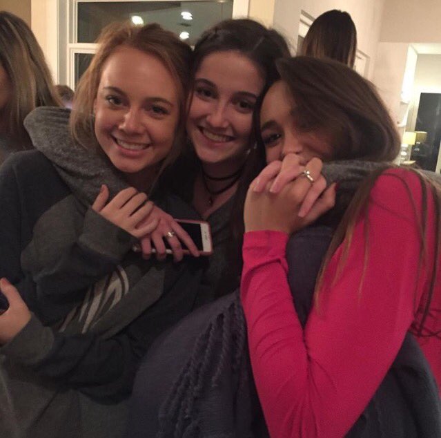 BrettBeth's tweet photo. Happy birthday to a longtime bff of mine @hannabradle !!! Love you so much and hope you have an awesome day💗💗💗 https://t.co/VY5D7Ewu7S