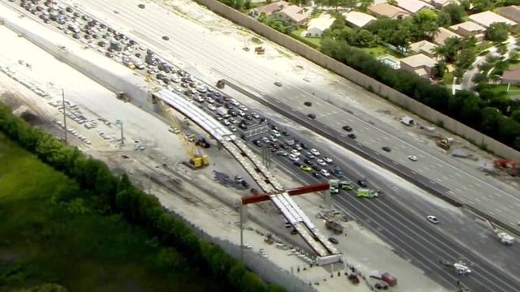 Authorities close I-75 SB near Miramar Parkway after fatal crash bit.ly/2u2sLiq https://t.co/mzQvCSfgT6