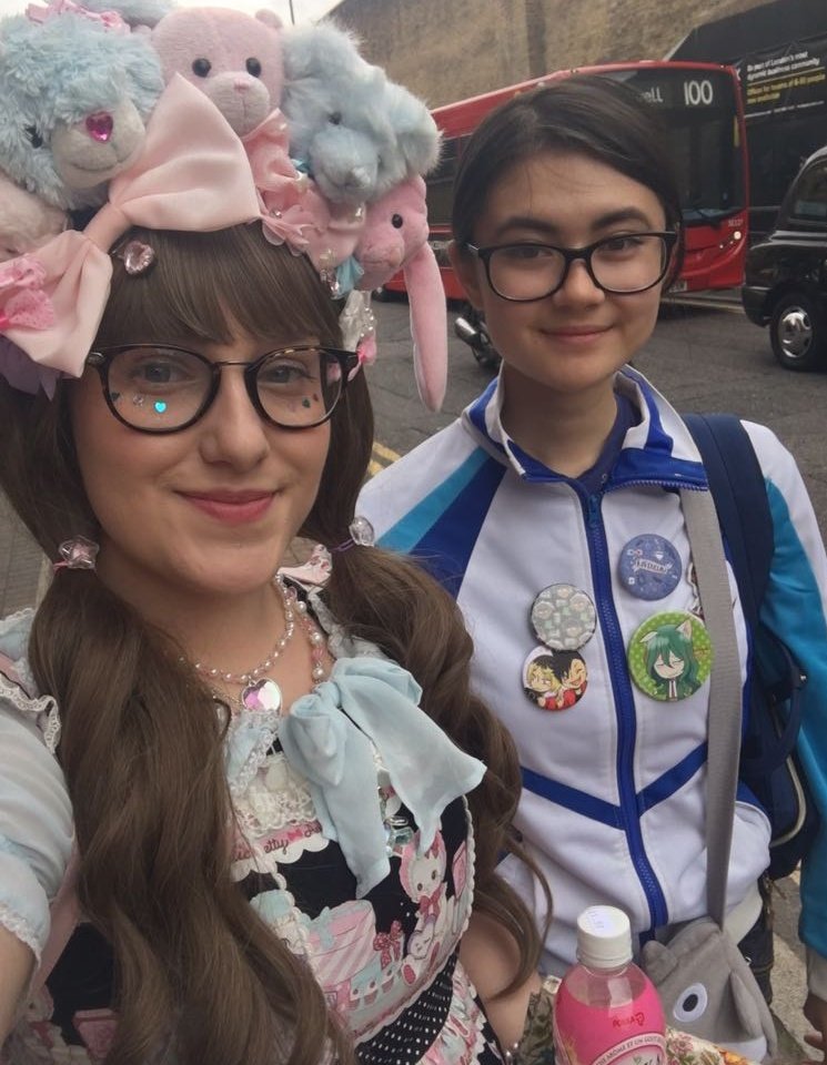 Carly Thompson tweet media