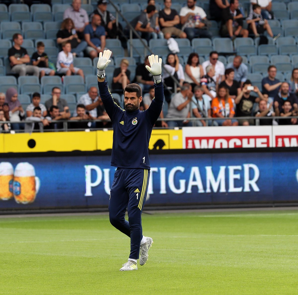 Fenerbahçemiz ısınmak için sahada! #SturmGrazvsFBSK #UEL