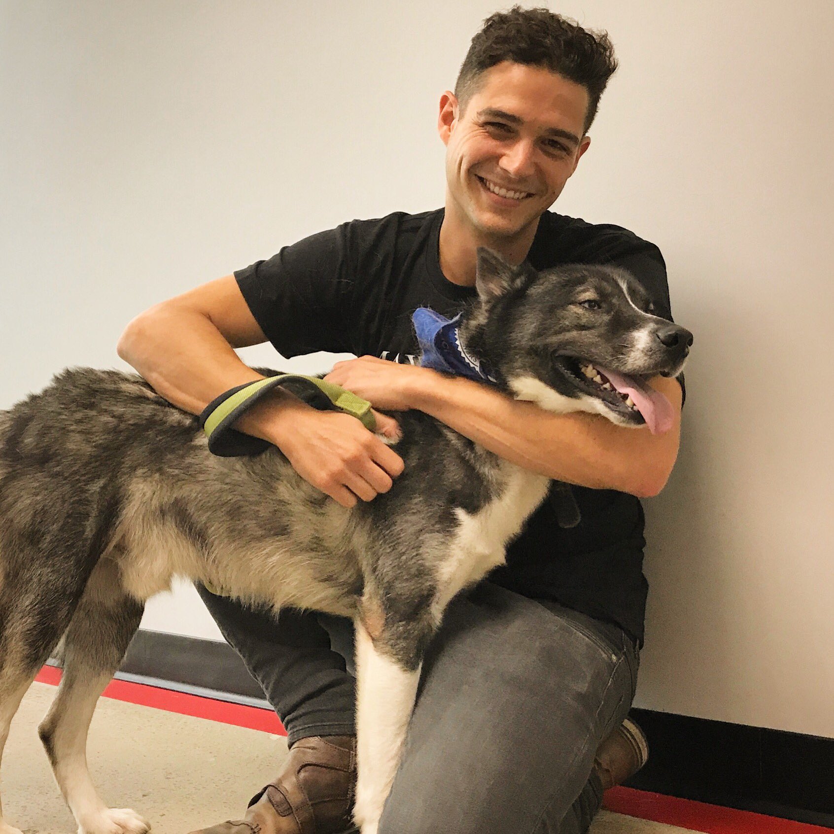 DFwWwaOUAAEF_3L.jpg:large