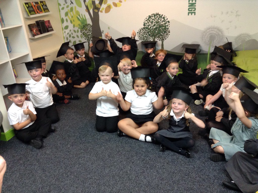 Fs1Linden's tweet photo. FS1 very proud graduating and getting ready for their next journey#lindenproud #amazingchildren https://t.co/G1dTGxHQoK
