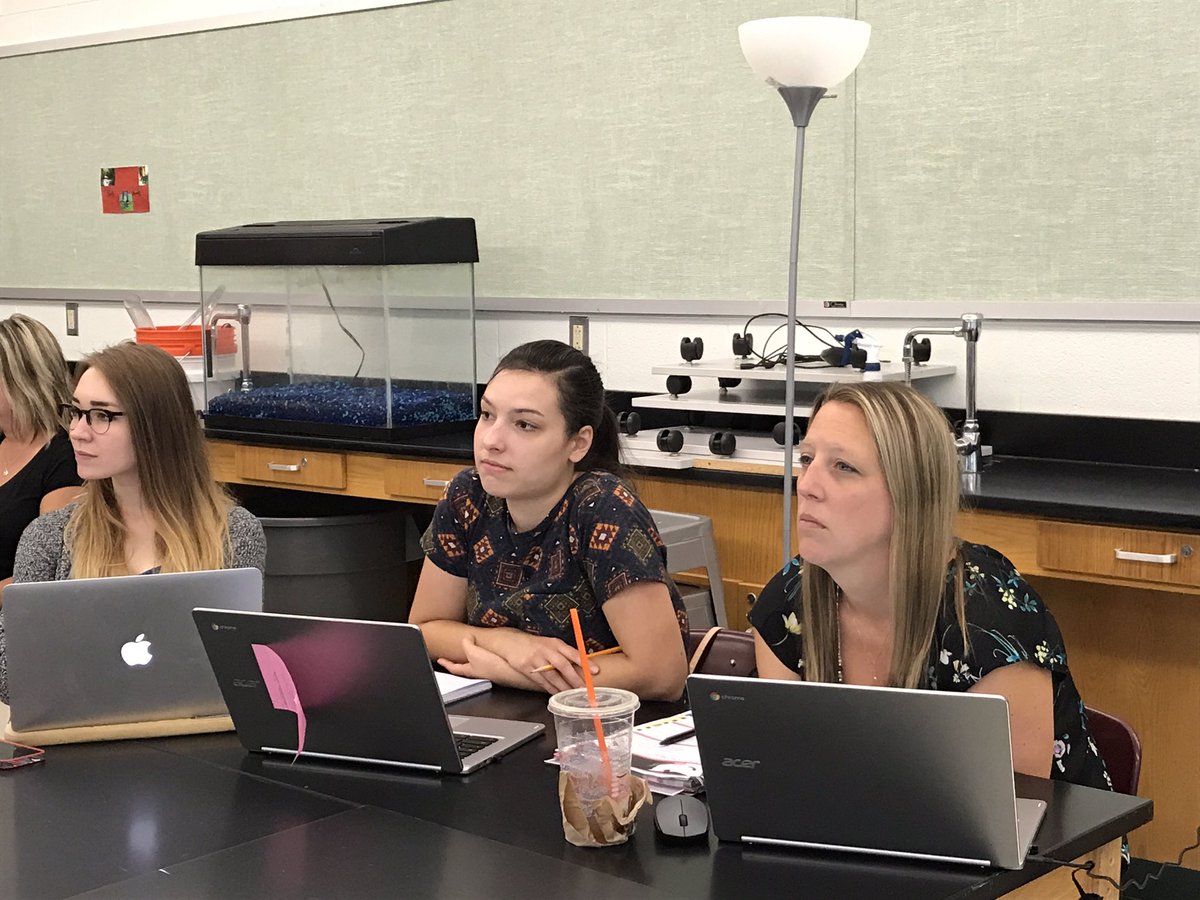 kasaan05's tweet photo. #troylearns about #googleclassroom at #DeICE_il summer mini con 2017! https://t.co/DXABqtYMoq