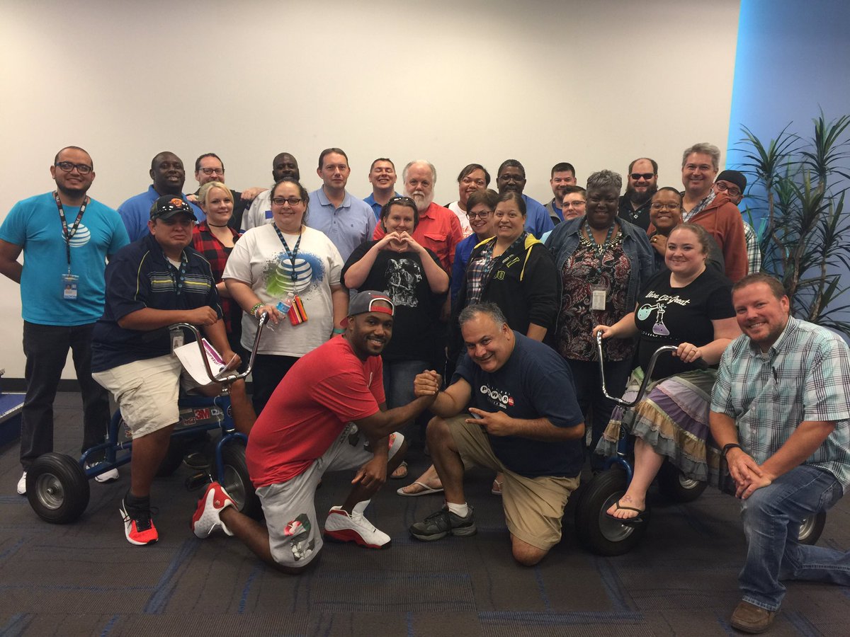 Team Hernandez top 25 recognition lunch. Great group of people! <a href="/Dana_Pool/">Dana</a> <a href="/kylekyle76/">Kyle Hunter</a> <a href="/Dana_Pool/">Dana</a> <a href="/BenCarey001/">Ben Carey</a> <a href="/mrbueno11/">Michael Bueno</a> <a href="/TimothySRoss82/">Timothy Scott Ross</a>
