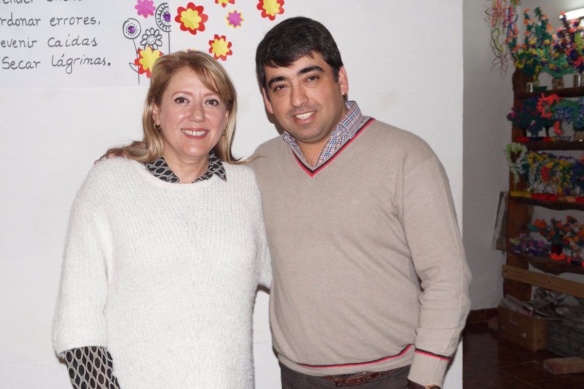 CarCasteblanco's tweet photo. Con @comellialicia en la entrega de créditos del IPVU para mejoras habitacionales a personas discapacitadas de Picún Leufú. @adusipvunqn https://t.co/QuEsvjtaic